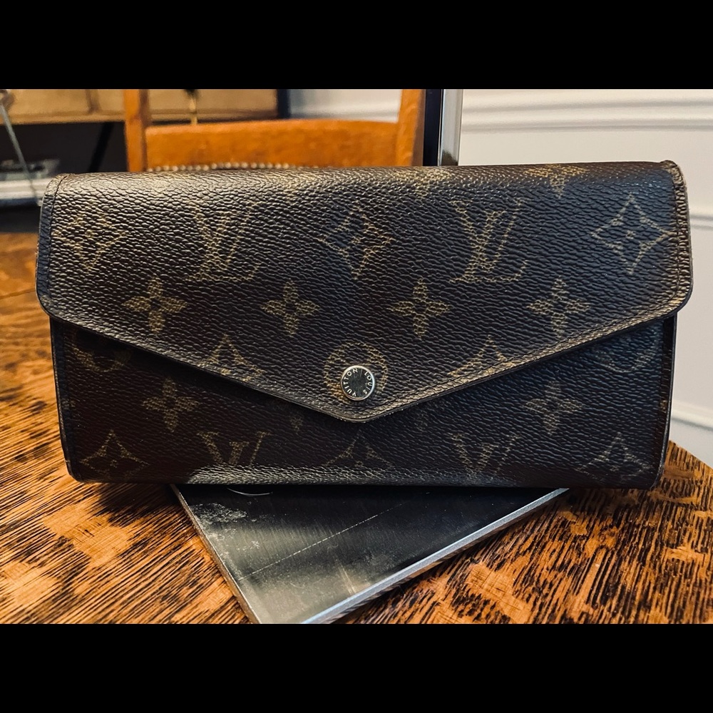 Louis Vuitton Sarah Monogram Wallet